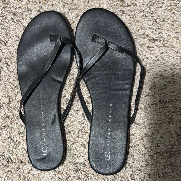 LC Lauren Conrad Black Minimalist Sandals - Picture 1 of 3